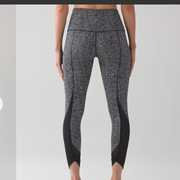 Lululemon Wunder Under Pant (Hi-Rise) (Laser Cut) - Picture 12 of 12